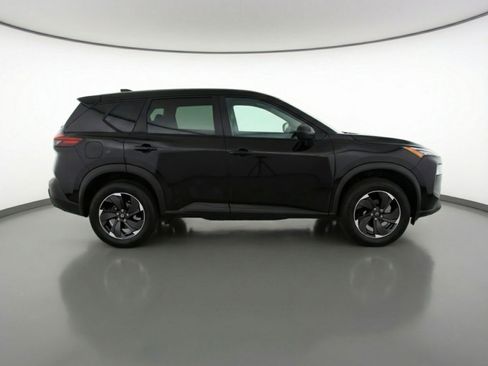 Used 2025 Nissan Rogue SV image 11