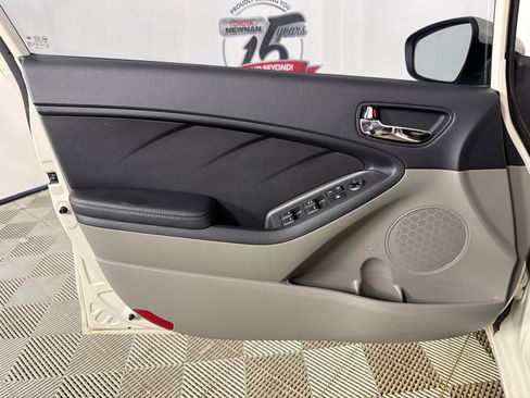 Used 2015 Kia Forte LX image 10