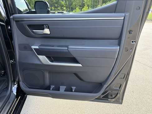 Used 2025 Toyota Tundra Platinum AWD/4WD image 16