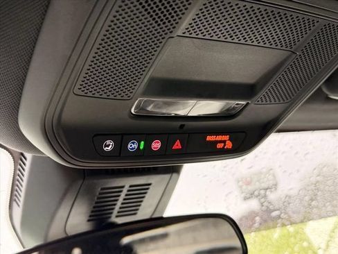 Used 2025 Chevrolet Equinox LT AWD/4WD image 23