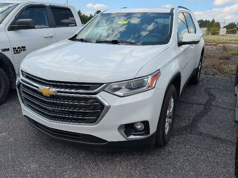 Used 2021 Chevrolet Traverse LT AWD/4WD image 3
