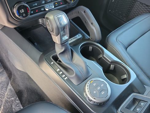 New 2026 Ford Bronco Outer Banks w/ Sasquatch Package AWD/4WD image 17