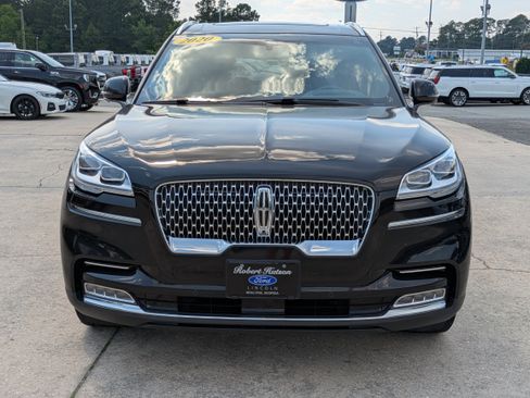 Used 2020 Lincoln Aviator Reserve w/ Equipment Group 202A image 3
