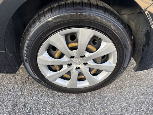 Used 2020 Toyota Corolla LE image 7