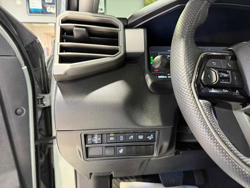 Used 2024 Toyota Tundra Limited AWD/4WD image 22