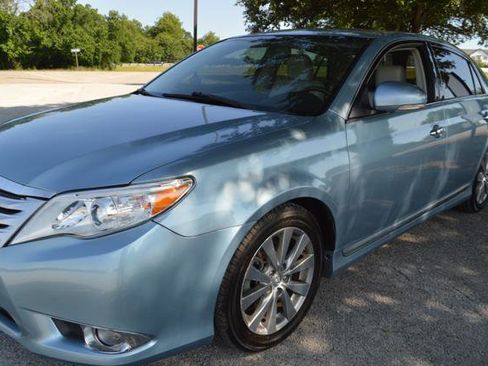 Used 2011 Toyota Avalon Limited FWD image 4