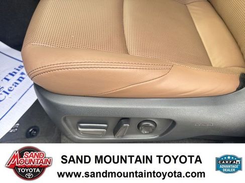 Used 2025 Toyota 4Runner Limited image 15