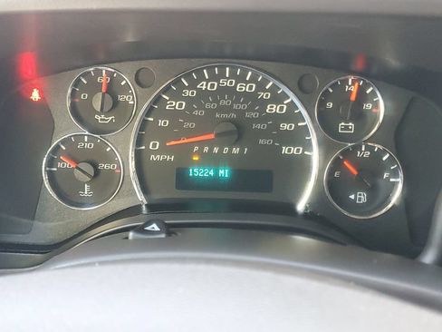Used 2025 Chevrolet Express 2500 w/ Driver Convenience Package RWD image 19