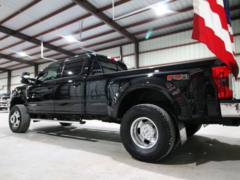 Used 2017 Ford F350 Lariat w/ Lariat Ultimate Package image 8