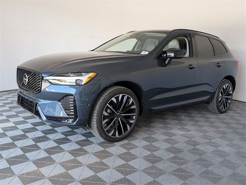 New 2026 Volvo XC60 B5 Plus w/ Protection Package Premier image 4