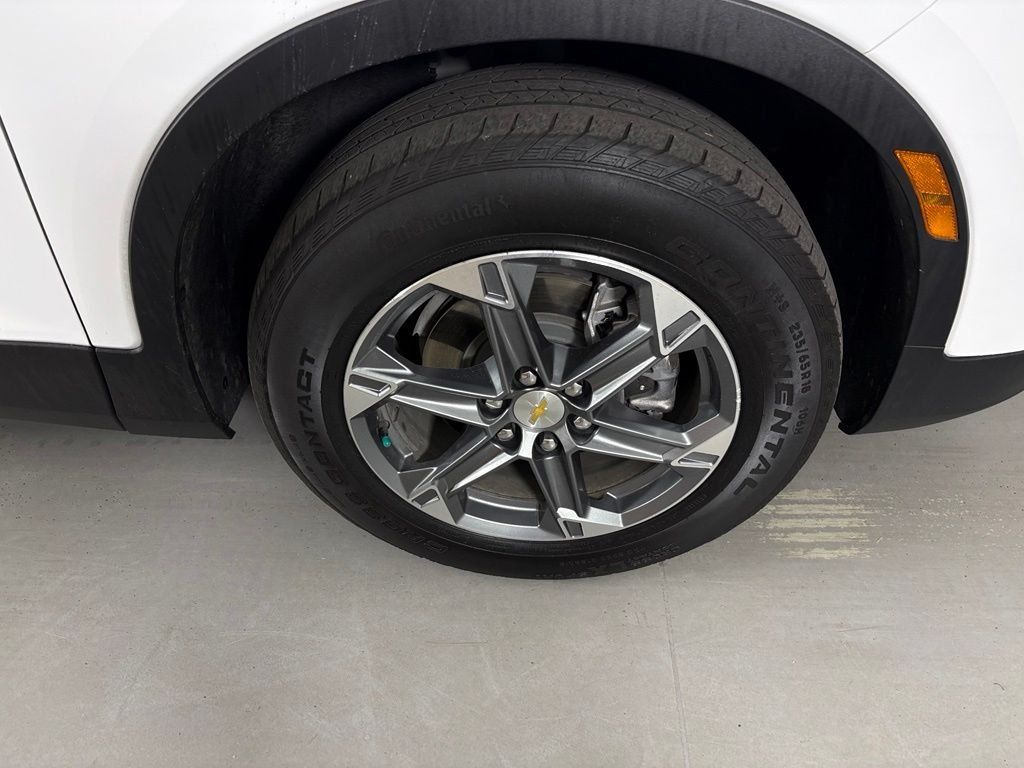 Used 2025 Chevrolet Blazer LT FWD image 10