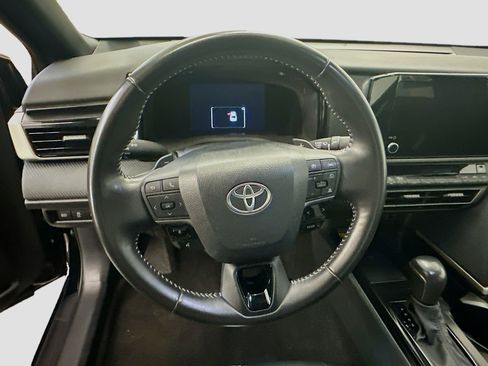 Used 2025 Toyota Camry SE FWD image 18