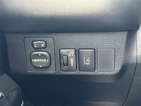 Used 2016 Toyota RAV4 Limited w/ Advanced Technology Package image 23