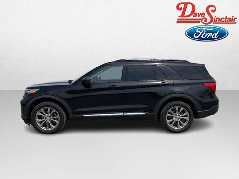 Used 2022 Ford Explorer XLT w/ Equipment Group 202A AWD/4WD image 10