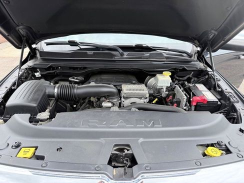 Used 2019 RAM 1500 Laramie AWD/4WD image 2