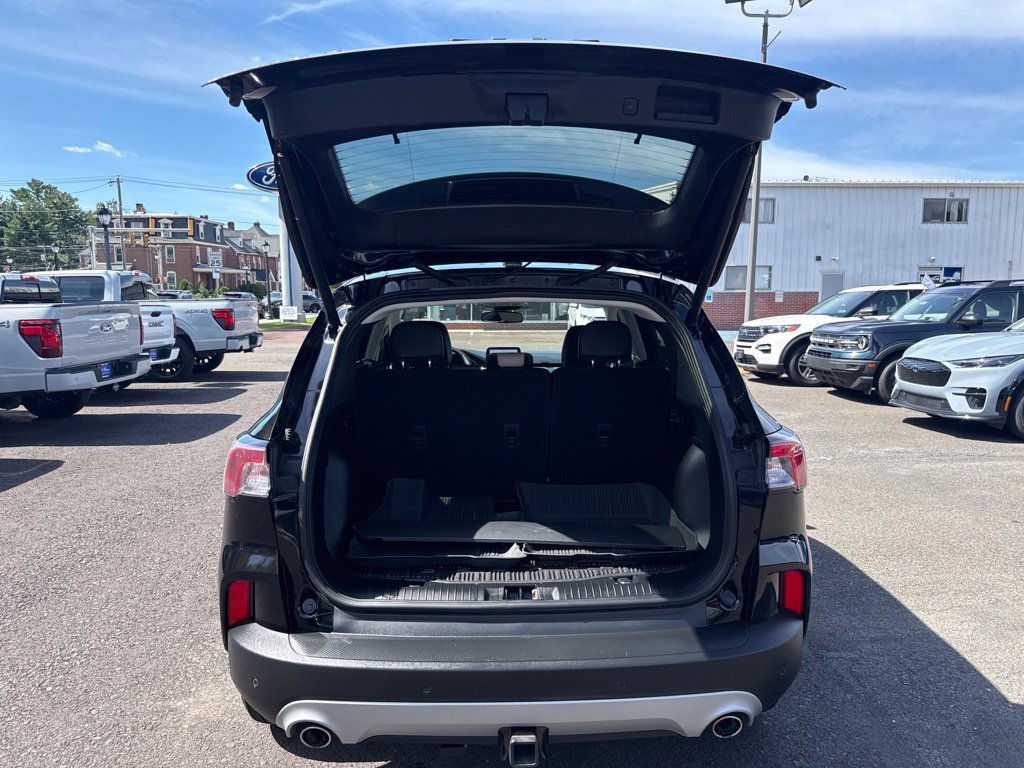 Used 2022 Ford Escape Titanium w/ Class II Trailer Tow Package AWD/4WD image 10