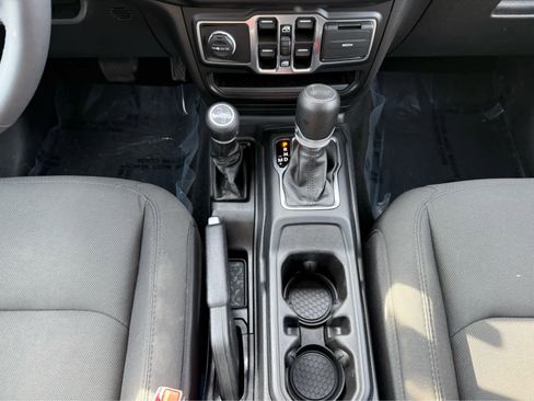 Used 2023 Jeep Wrangler Unlimited w/ Cold Weather Group image 23