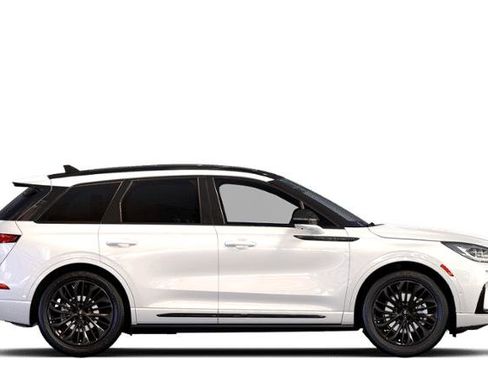 New 2026 Lincoln Corsair Reserve FWD image 5