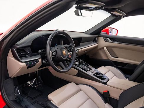 Certified 2025 Porsche 911 Carrera image 4