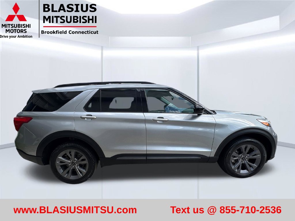 Used 2023 Ford Explorer XLT w/ Equipment Group 202A AWD/4WD image 8