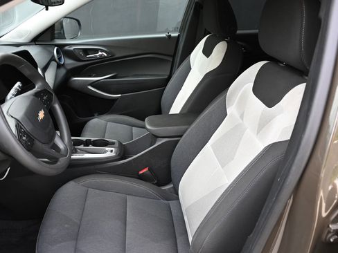 Used 2024 Chevrolet Trax LS w/ LS Convenience Package FWD image 13