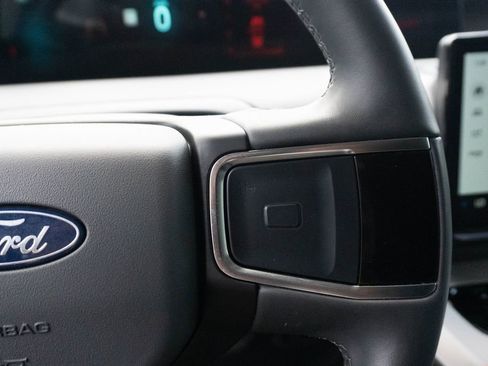Used 2025 Ford Expedition Active RWD image 27