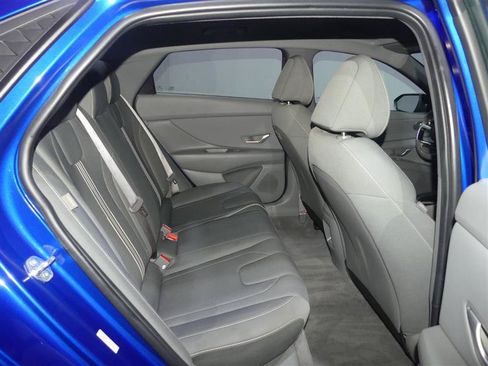 Used 2025 Hyundai Elantra Sport FWD image 28