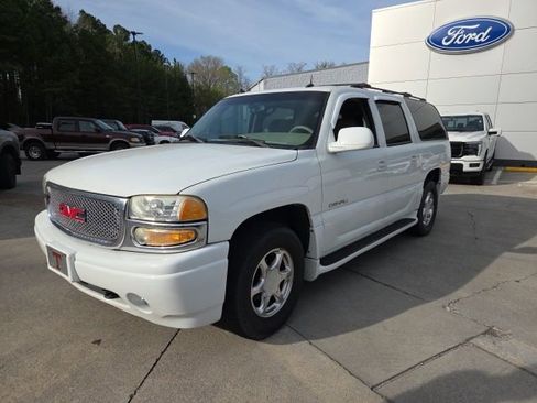 Used 2003 GMC Yukon XL Denali image 3