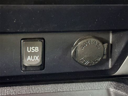 Used 2017 Toyota Tundra SR5 image 29