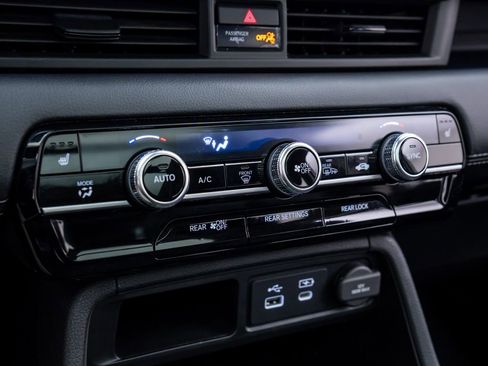 Used 2023 Honda Pilot Touring image 28