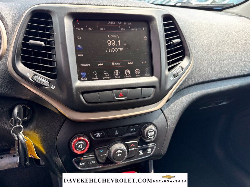 Used 2014 Jeep Cherokee Latitude FWD image 16