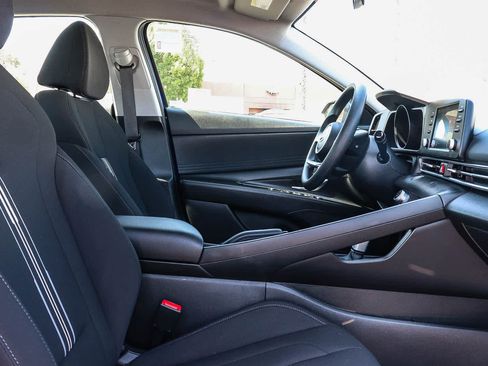 Used 2023 Hyundai Elantra SEL FWD image 25