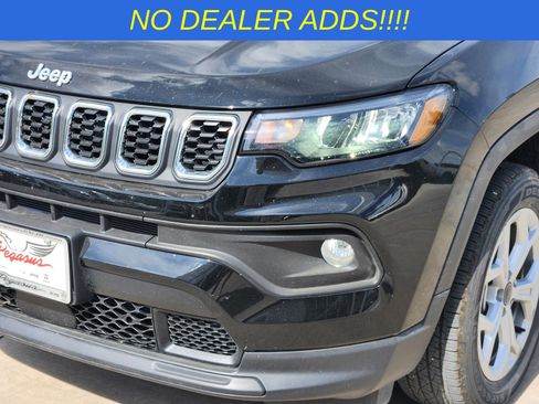 New 2026 Jeep Compass Latitude image 9