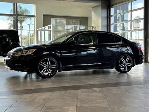 Used 2017 Honda Accord Sport image 13