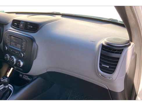 Used 2019 Kia Soul image 13