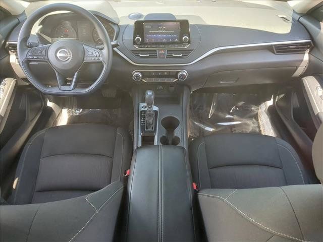 Used 2024 Nissan Altima 2.5 S FWD image 16