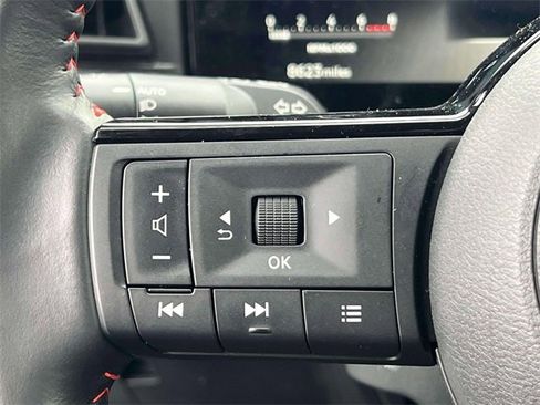 Used 2025 Nissan Kicks SR image 21