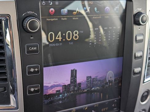 Used 2017 Nissan Titan PRO-4X AWD/4WD image 18