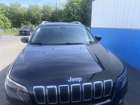 Used 2019 Jeep Cherokee Limited AWD/4WD image 3