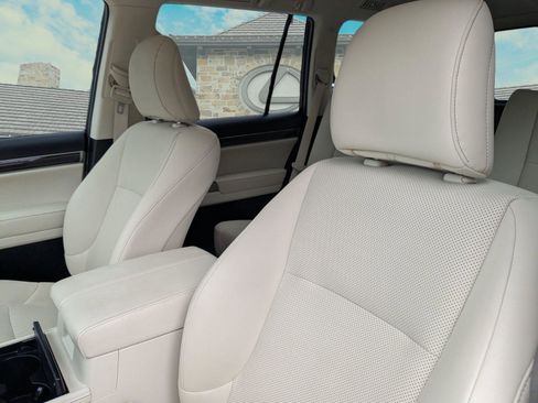 Certified 2023 Lexus GX 460 Premium AWD/4WD image 8