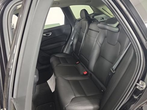 Used 2018 Volvo XC60 T5 Momentum w/ Convenience Package AWD/4WD image 26