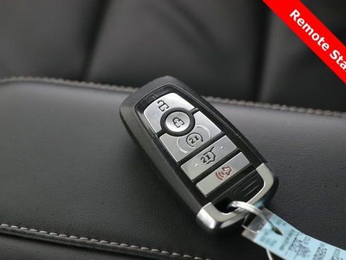 Used 2025 Ford Expedition Max Platinum image 3