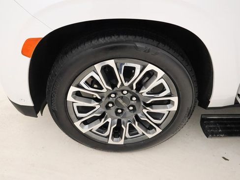 Certified 2023 GMC Yukon Denali Ultimate image 6