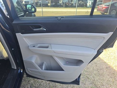 Used 2021 Volkswagen Atlas SEL Premium image 31