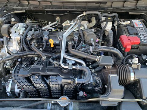 Used 2025 Nissan Altima 2.5 SV FWD image 33