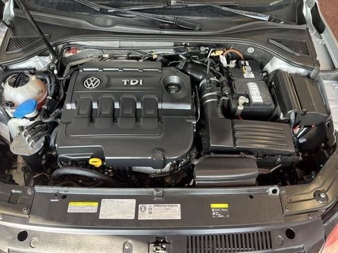 Used 2015 Volkswagen Passat TDI SEL Premium FWD image 12