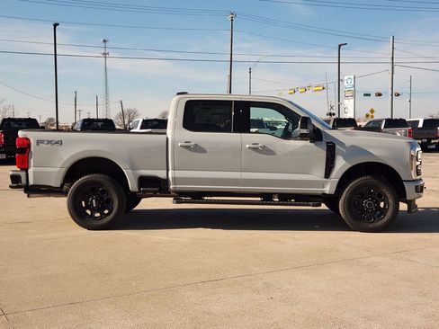 New 2026 Ford F250 Lariat w/ Black Appearance Package image 7