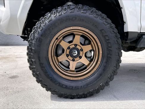 Used 2022 Toyota 4Runner SR5 Premium AWD/4WD image 8
