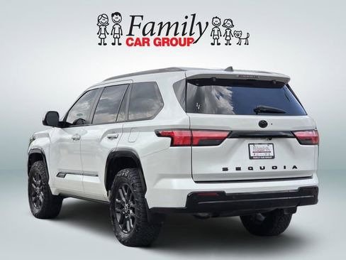 Used 2024 Toyota Sequoia Platinum AWD/4WD image 3