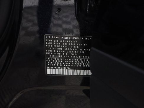 Used 2022 Volkswagen Tiguan SE w/ Panoramic Sunroof Package image 48